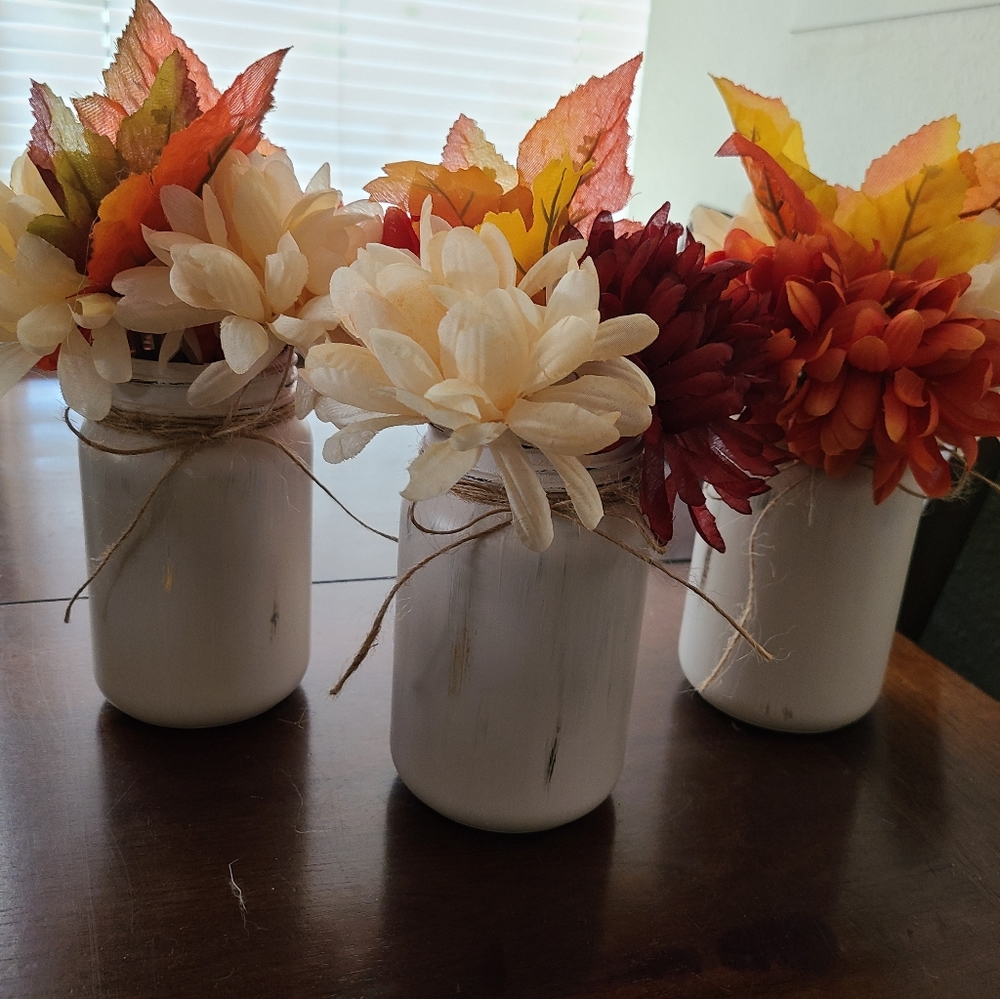 Fall themed mason jars with flowers